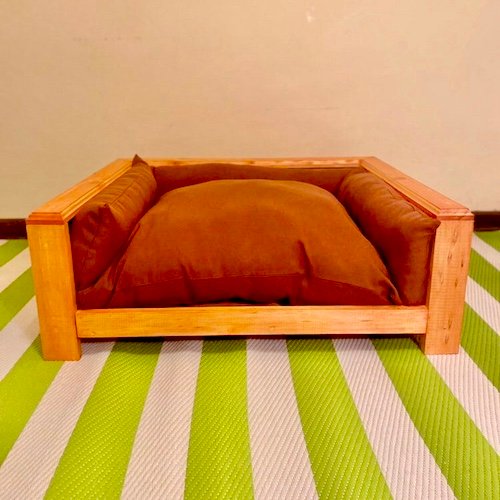 cama sillon de madera para perros gatos hecha a medida